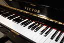 Klavier-Victor-132-V7-schwarz-3-b